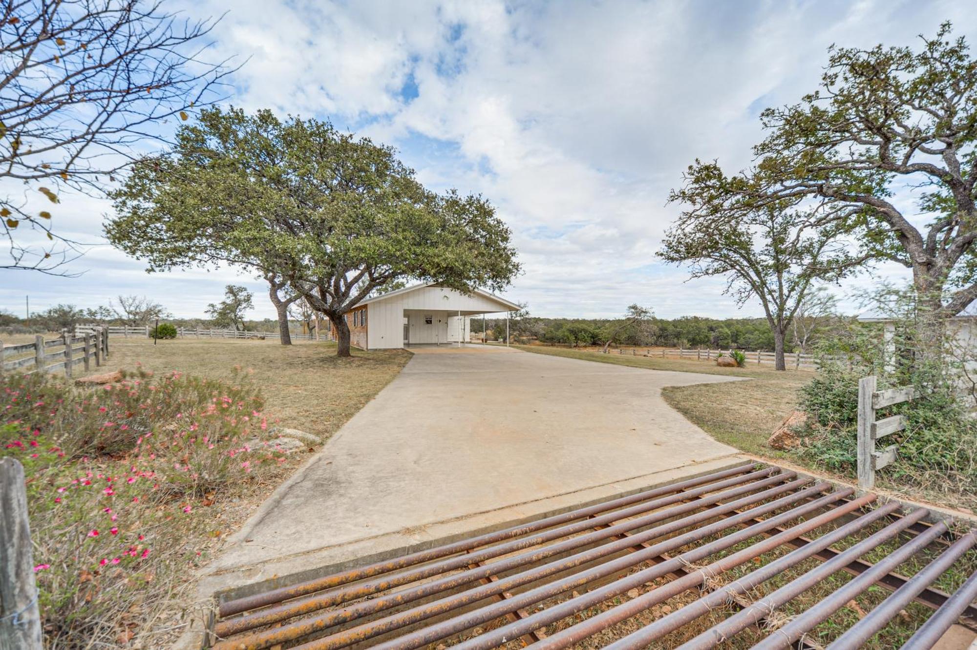 Historic Hoffmann Ranch Haus Near Wineries! Villa Fredericksburg Exterior photo